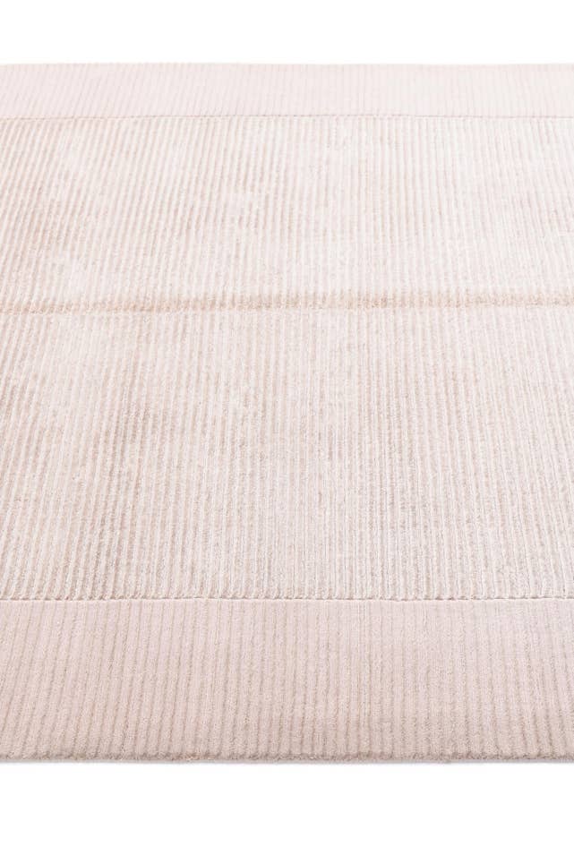 Detail image of 4' 11 x 6' 7 Hand Knotted Darya Wool Rug