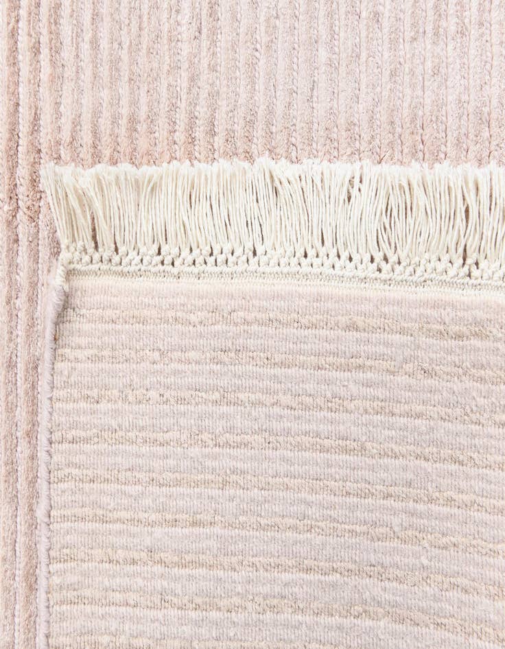 Detail image of 4' 11 x 6' 7  Hand Knotted Darya Wool Rug