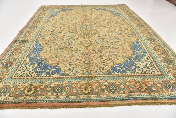 Detail image of 10' 1 x 13' 2 Hand Knotted Farahan Persian Wool Rug