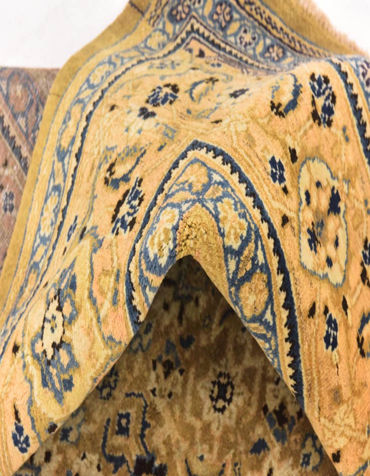 Detail image of 9' 6 x 13' 3  Hand Knotted Farahan Persian Wool Rug