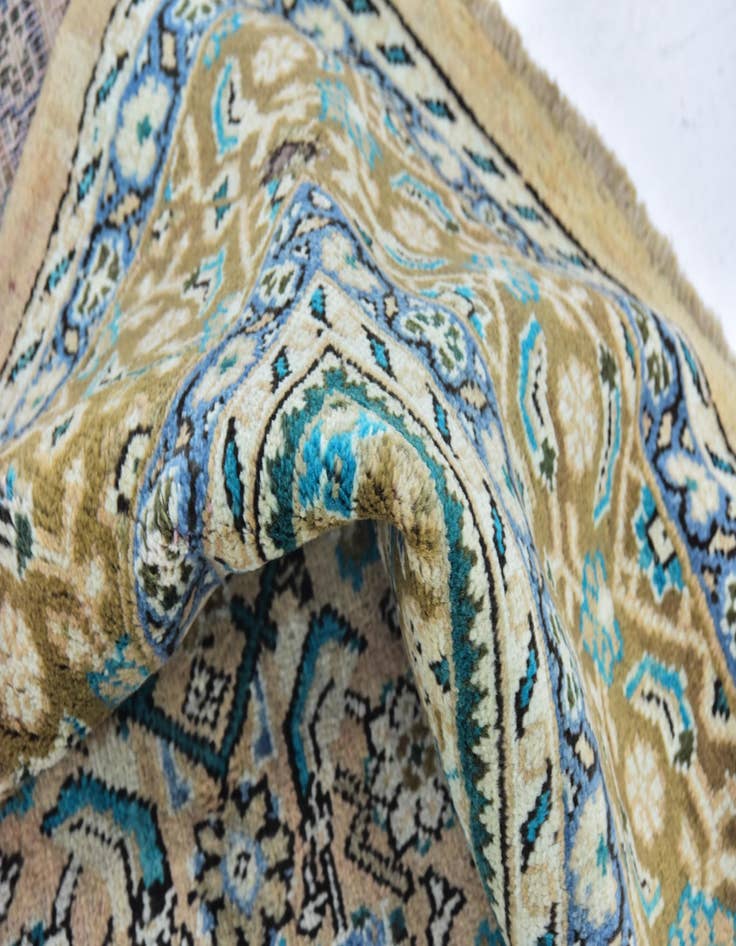 Detail image of 9' 8 x 12' 10  Hand Knotted Farahan Persian Wool Rug