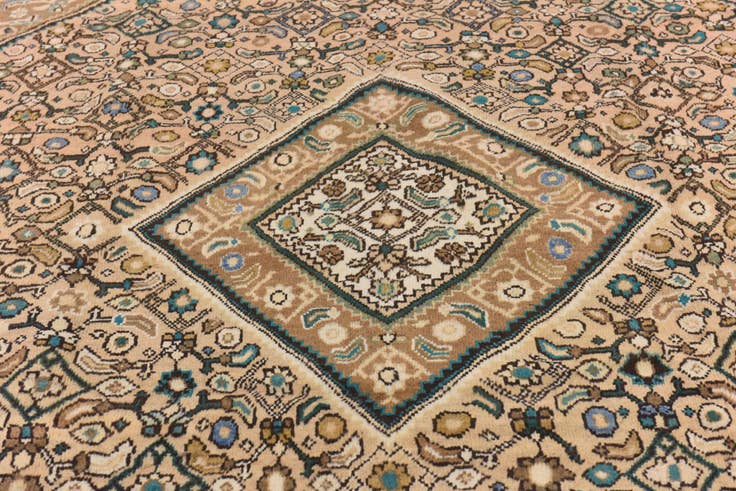 Detail image of 9' 7 x 13' 6 Hand Knotted Farahan Persian Wool Rug