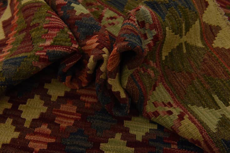 Detail image of 3' 10 x 5' 10 Hand Woven Kilim Maymana Wool Rug