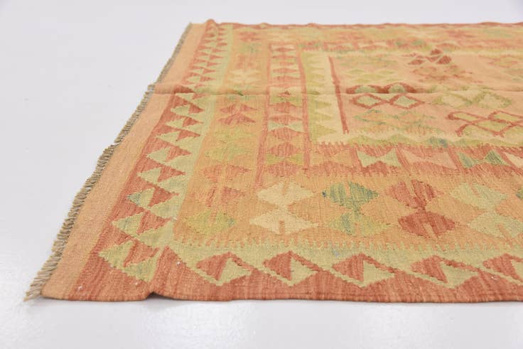 Detail image of 4' 9 x 6' 10 Hand Woven Kilim Waziri Wool Rug
