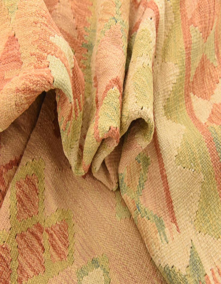 Detail image of 4' 9 x 6' 10  Hand Woven Kilim Waziri Wool Rug