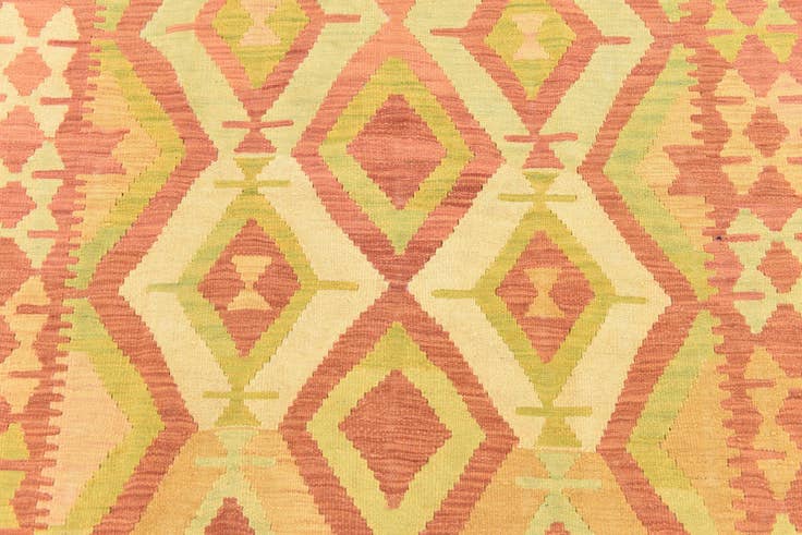 Detail image of 4' 7 x 6' 6 Hand Woven Kilim Waziri Wool Rug