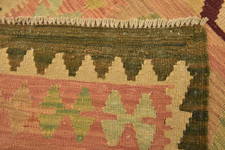 Detail image of 2' 4 x 4' 2 Hand Woven Kilim Waziri Wool Rug
