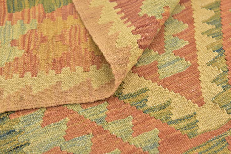 Detail image of 2' 10 x 4' 5 Hand Woven Kilim Waziri Wool Rug