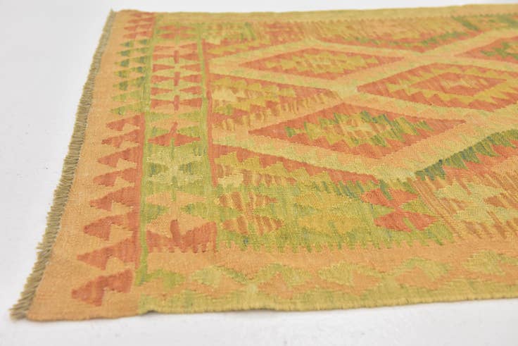 Detail image of 3' 3 x 5' 2 Hand Woven Kilim Waziri Wool Rug