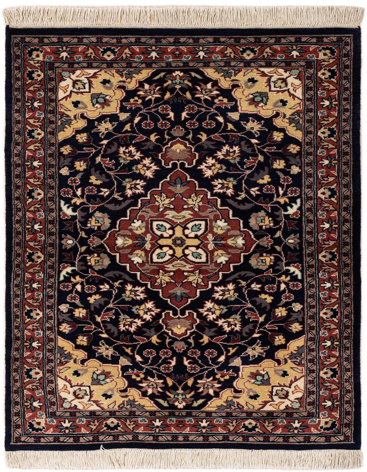 Detail image of 3' 1 x 5' 1 Hand Knotted Lahour Wool Rug