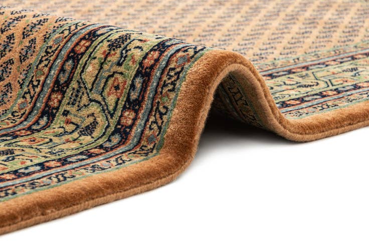 Detail image of 4' 9 x 6' 8 Hand Knotted Mir Wool Rug