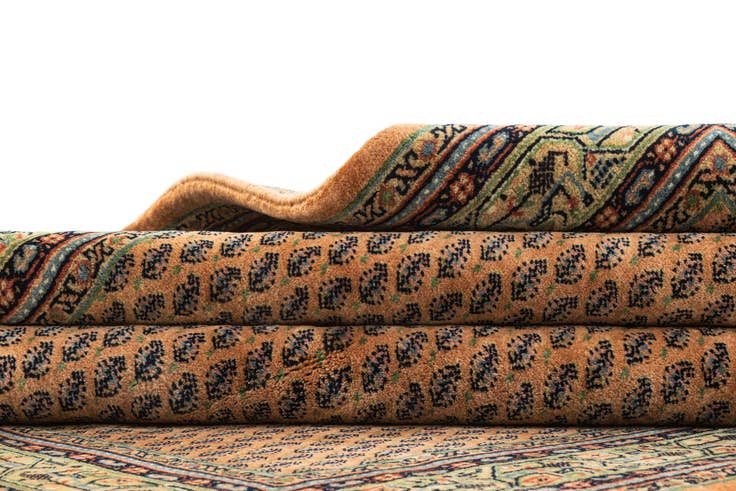 Detail image of 4' 9 x 6' 8 Hand Knotted Mir Wool Rug