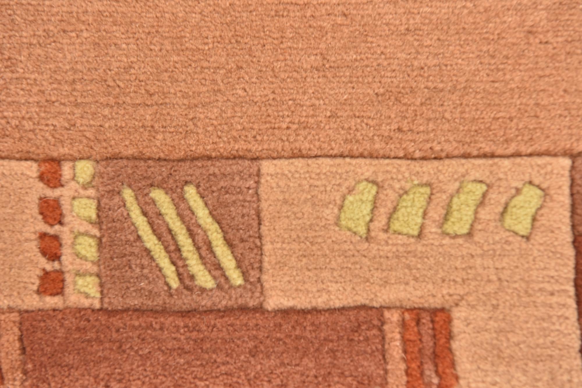 2' 5 x 4' 8 Hand Knotted Nepal Wool Rug