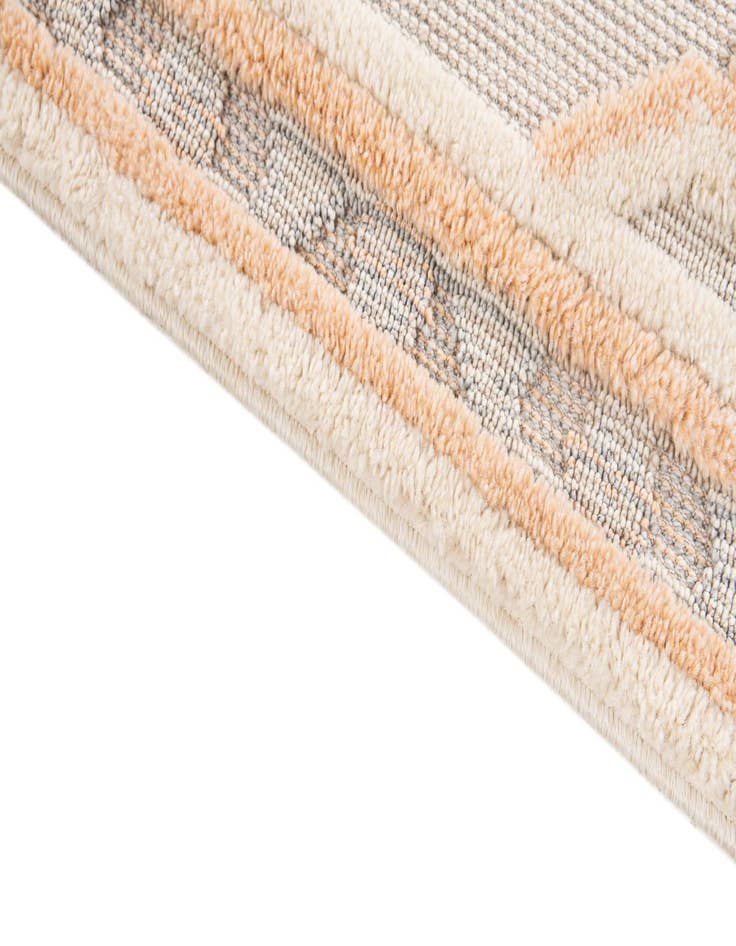 Detail image of 5' 2 x 7' 5  Washable Traditional Indoor / Outdoor Rug