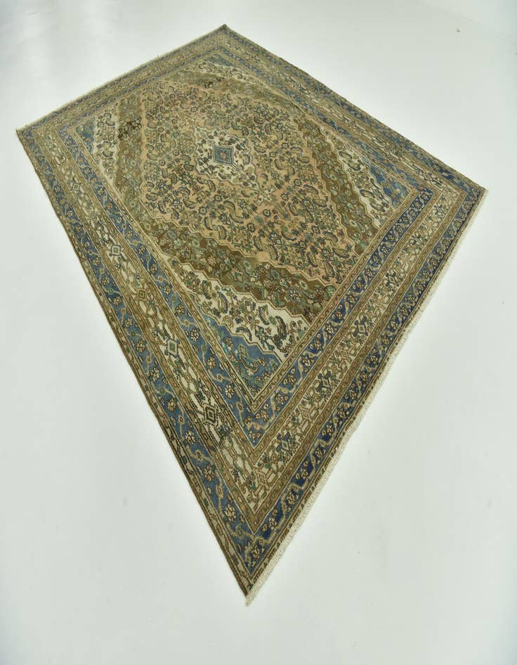 Detail image of 8' 7 x 11' 3  Hand Knotted Ultra Vintage Wool Rug