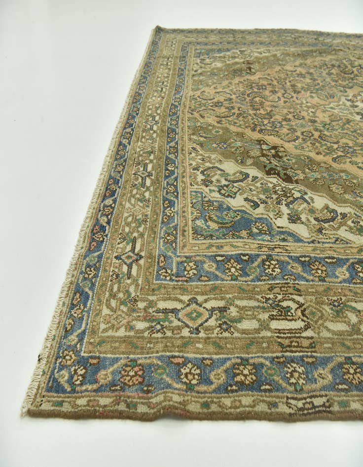 Detail image of 8' 7 x 11' 3  Hand Knotted Ultra Vintage Wool Rug