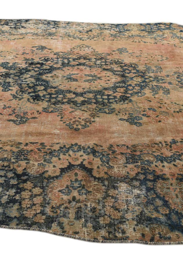 Detail image of 8' 6 x 12' Hand Knotted Ultra Vintage Persian Wool Rug