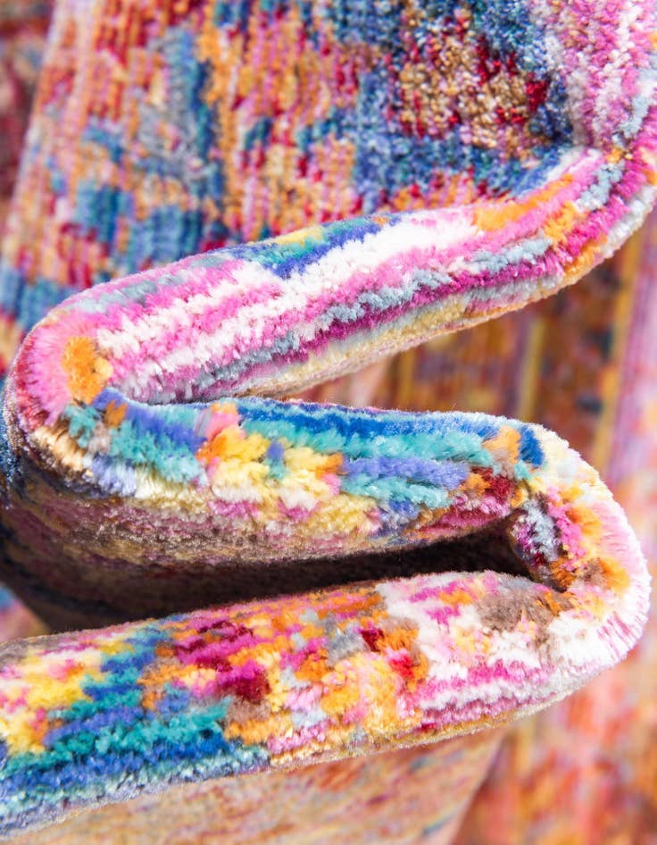 Detail image of 5' 3 x 5' 3 Alexis Round Rug