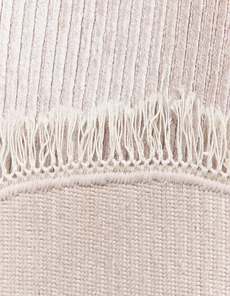 Detail image of 6' 9 x 6' 9  Hand Knotted Darya Wool Round Rug