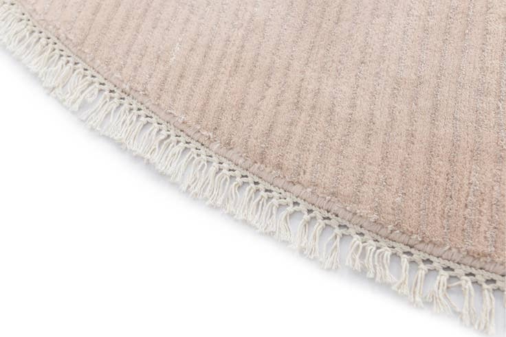 Detail image of 6' 7 x 6' 7 Hand Knotted Darya Wool Round Rug