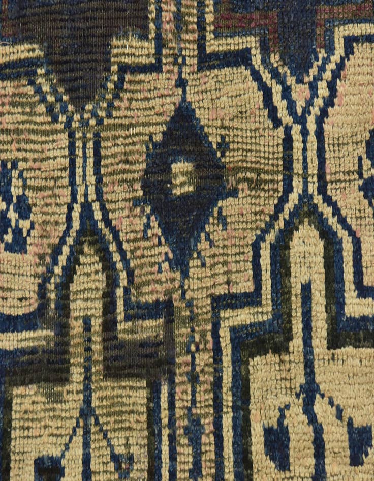 Detail image of 3' 7 x 11' 4  Hand Knotted Shiraz Persian Wool Runner Rug