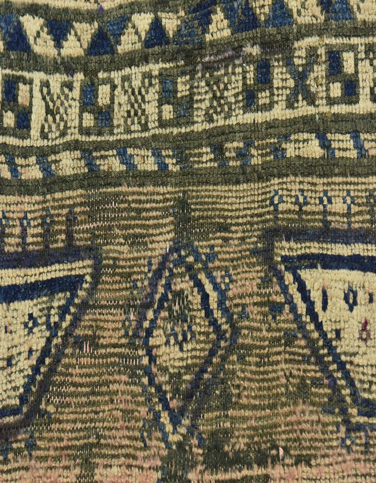 Detail image of 3' 7 x 11' 4  Hand Knotted Shiraz Persian Wool Runner Rug