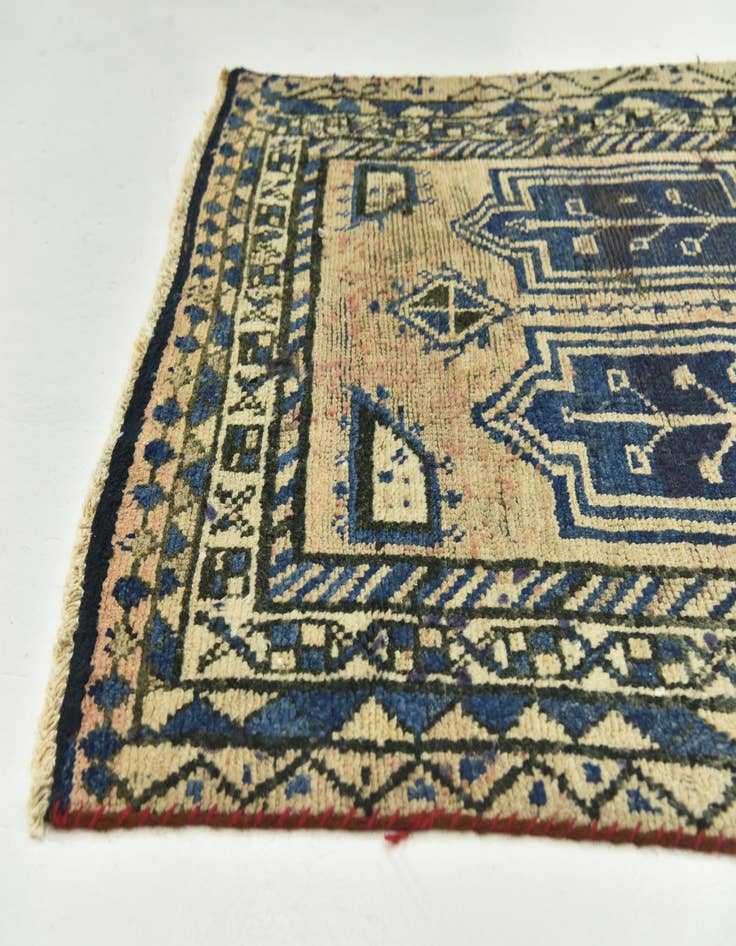 Detail image of 3' 7 x 11' 4  Hand Knotted Shiraz Persian Wool Runner Rug