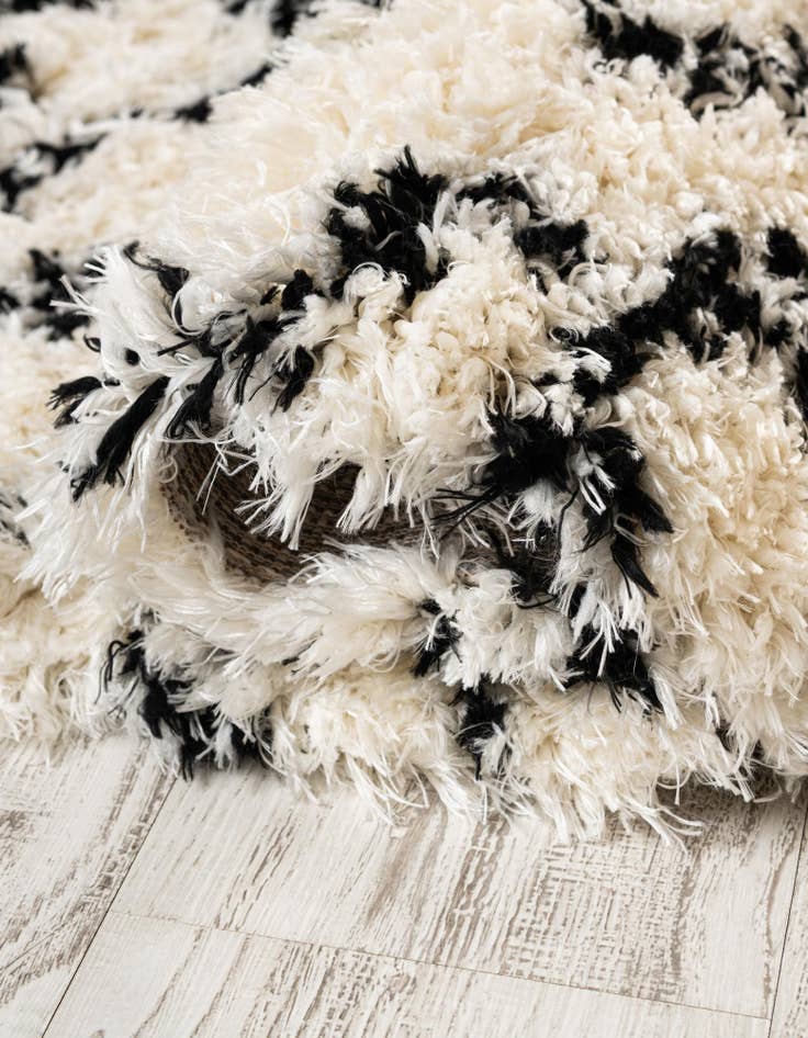 Detail image of 2' x 6' Infinity Shag Runner Rug