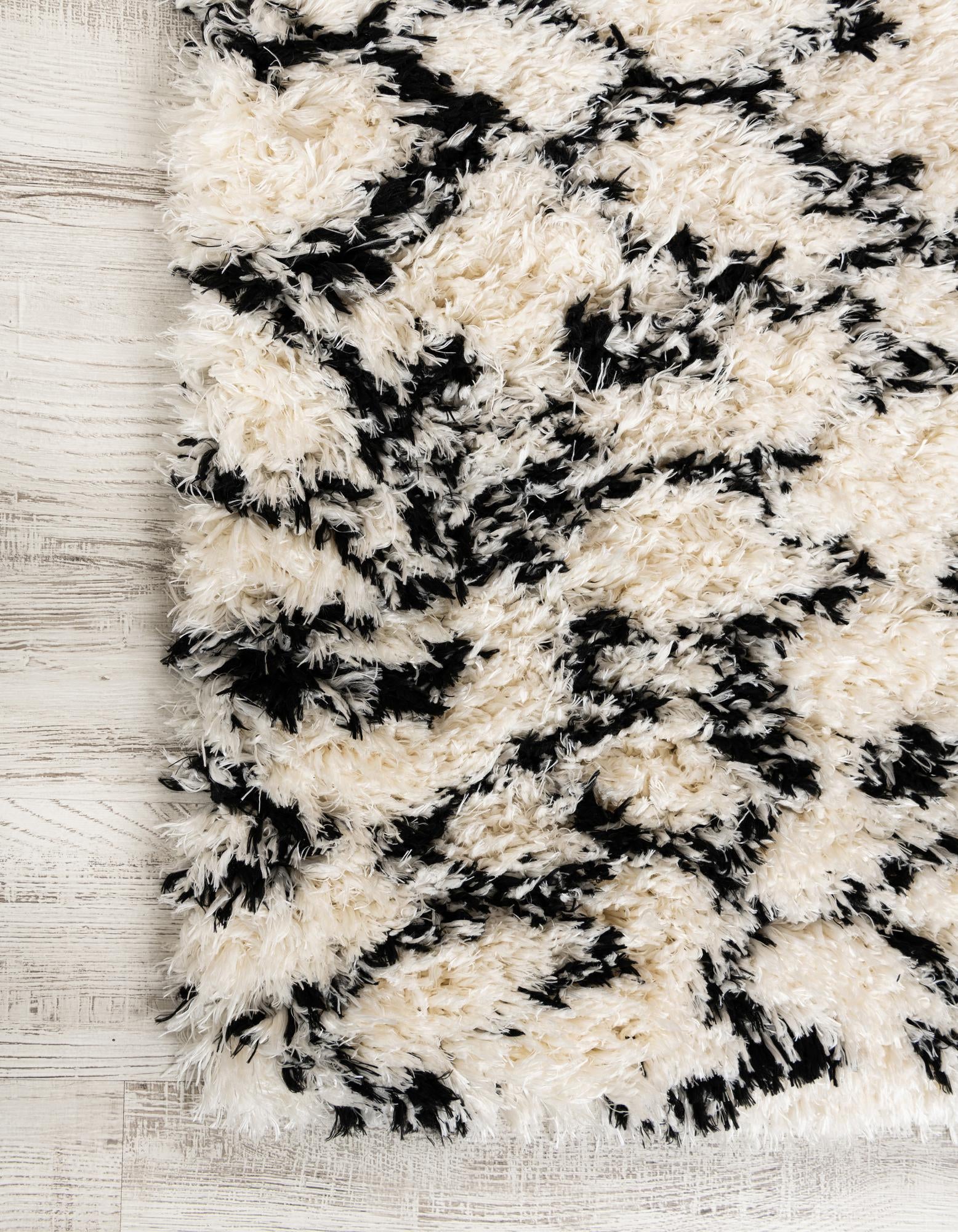 2' 7 x 12' Infinity Shag Runner Rug