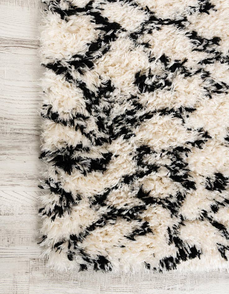 Detail image of 2' x 6' Infinity Shag Runner Rug