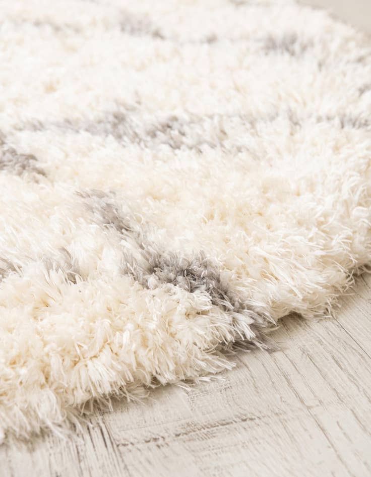 Detail image of 5' x 5' Infinity Shag Round Rug