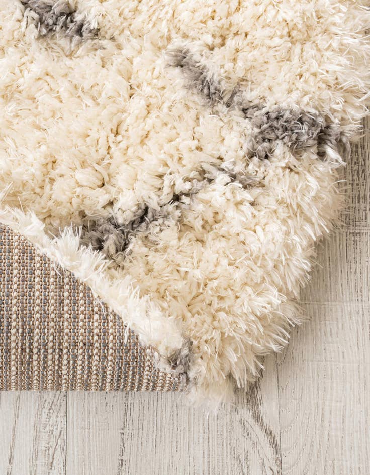 Detail image of 10' x 10' Infinity Shag Round Rug