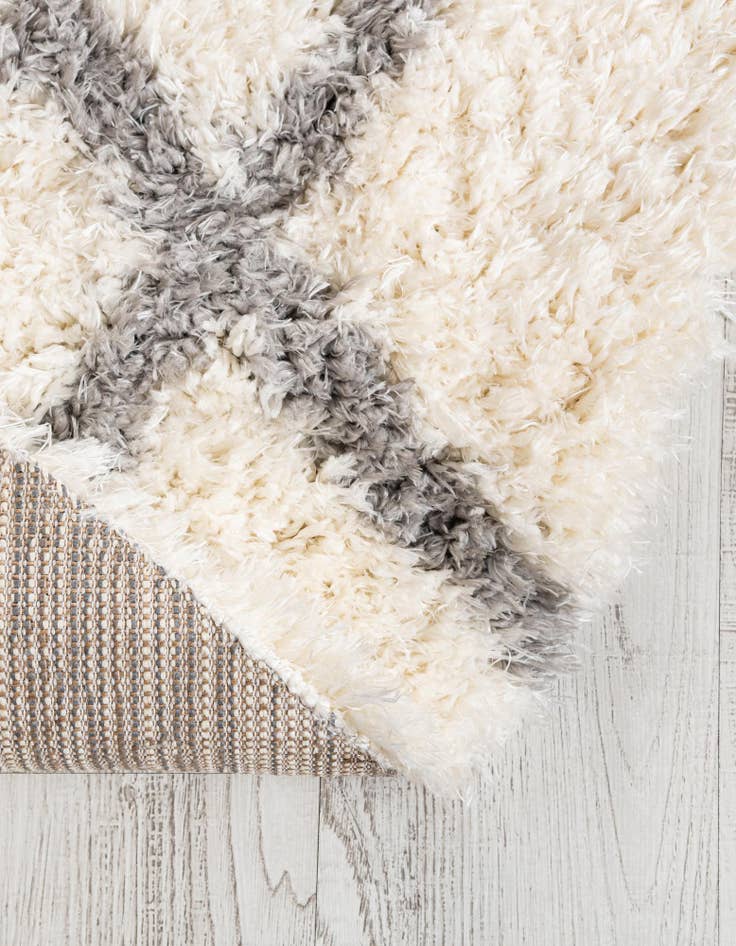 Detail image of 5' x 5' Infinity Shag Round Rug