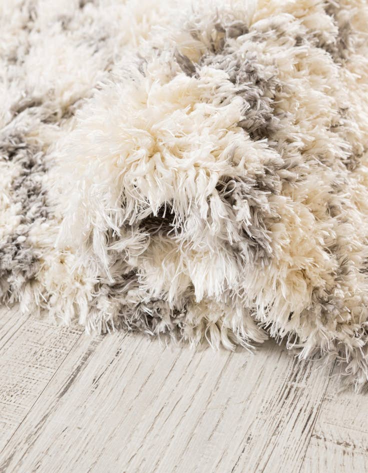 Detail image of 2' 7 x 10' Infinity Shag Runner Rug
