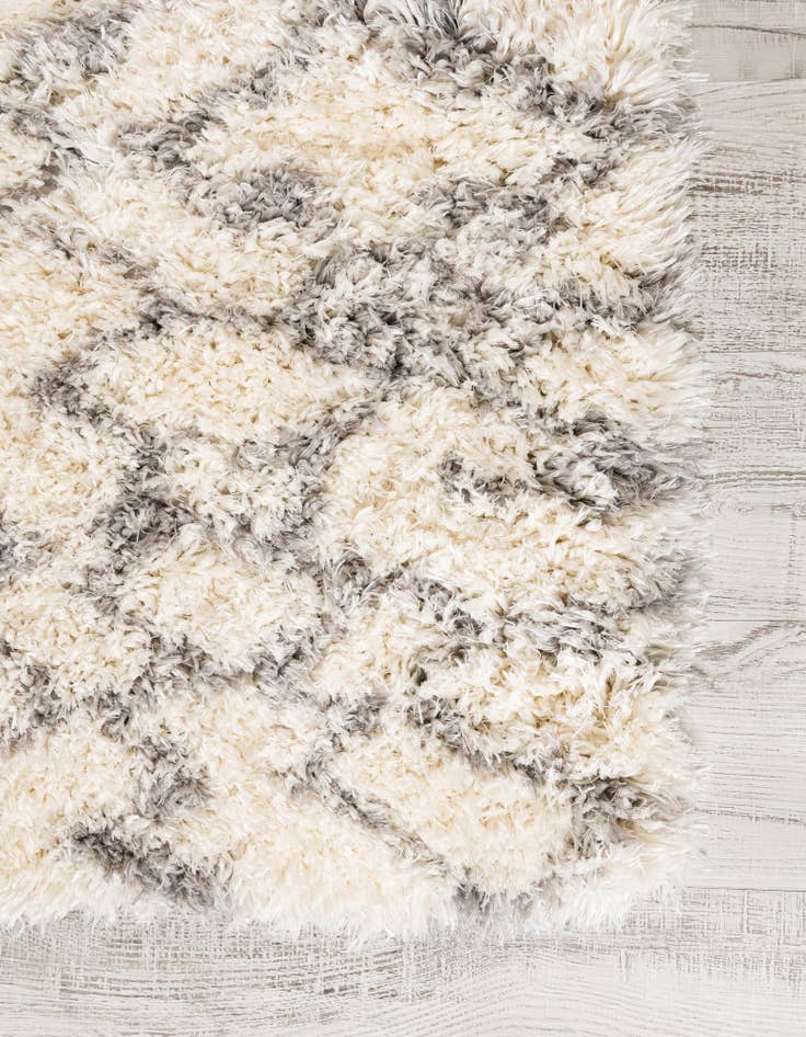 Detail image of 8' x 8' Infinity Shag Square Rug