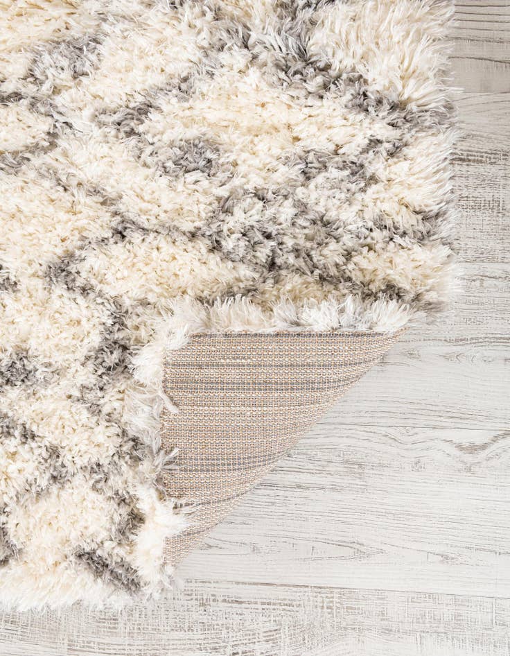 Detail image of 8' x 8' Infinity Shag Square Rug
