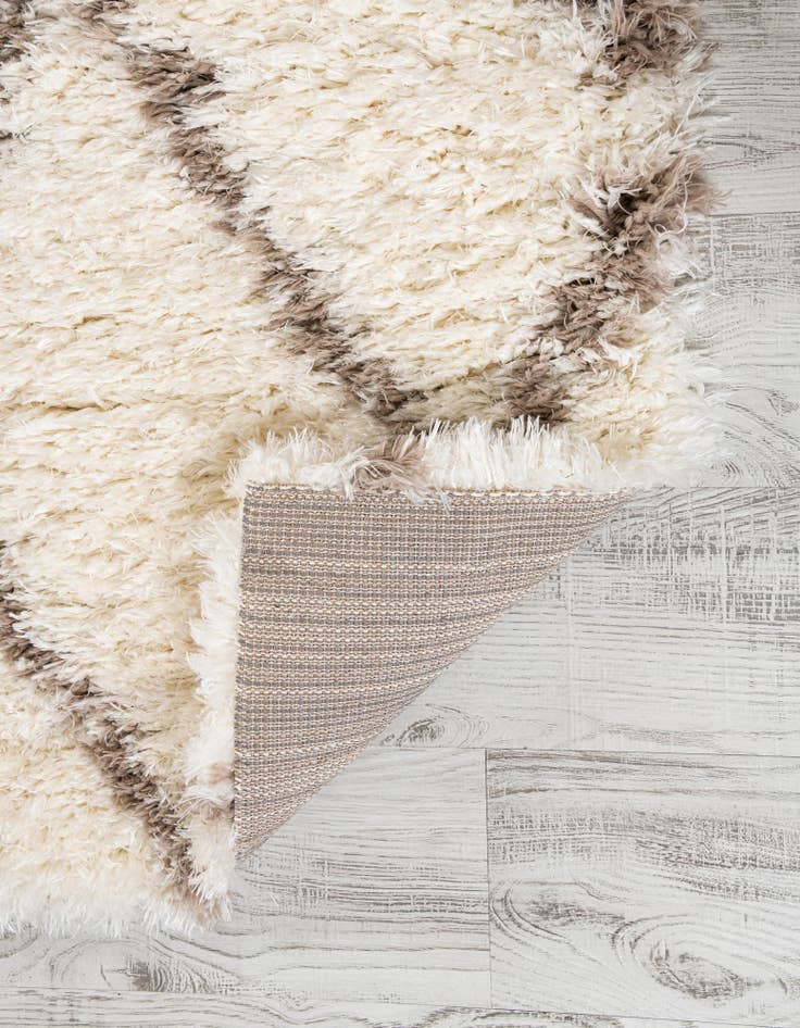 Detail image of 2' 7 x 10' Infinity Shag Runner Rug