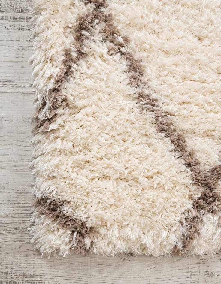 Detail image of 8' x 8' Infinity Shag Square Rug
