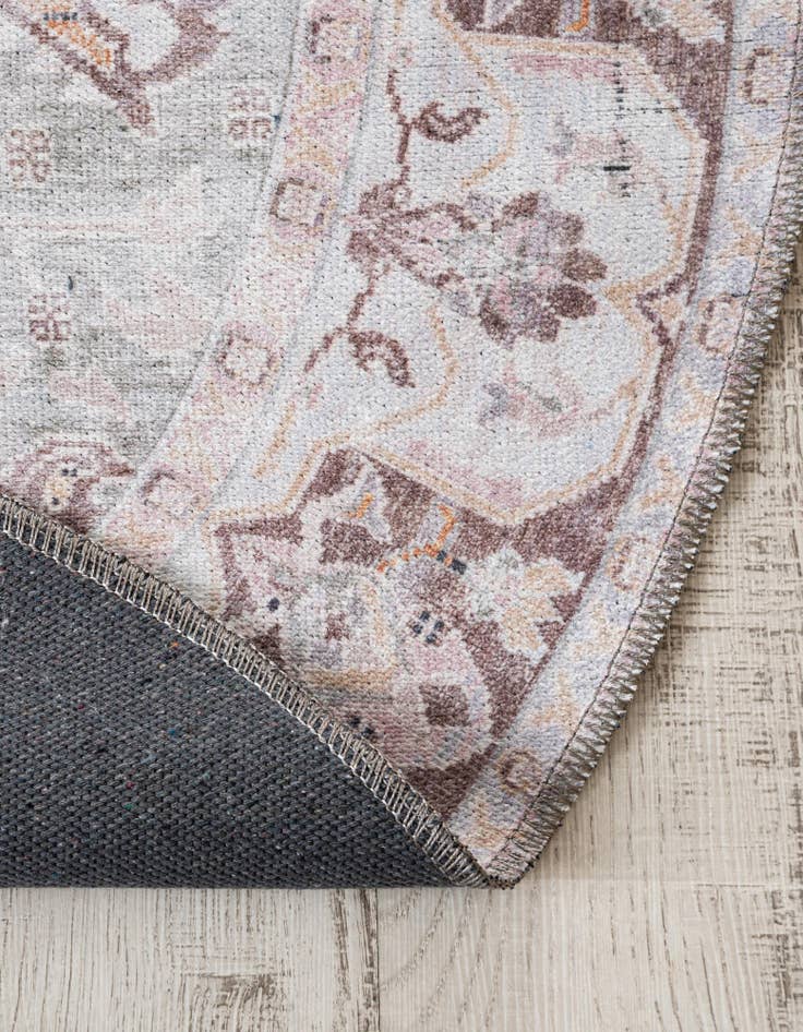 Detail image of 7' 10 x 7' 10 Yara Round Rug
