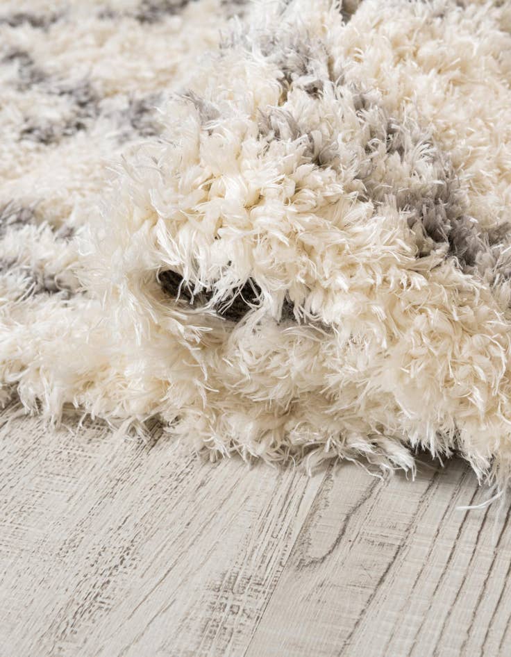 Detail image of 5' x 5' Infinity Shag Round Rug