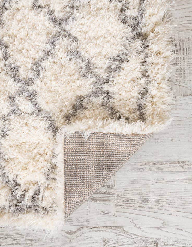 Detail image of 8' x 8' Infinity Shag Square Rug