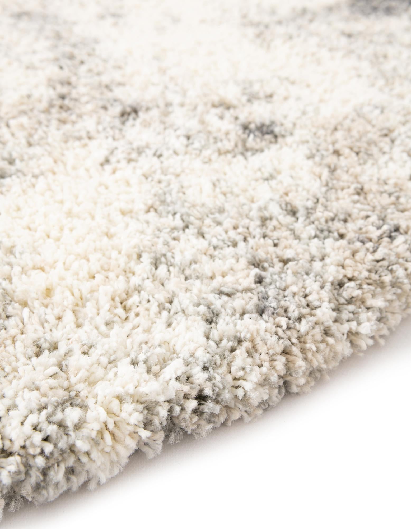 3' 3 x 3' 3 Soft Touch Shag Round Rug
