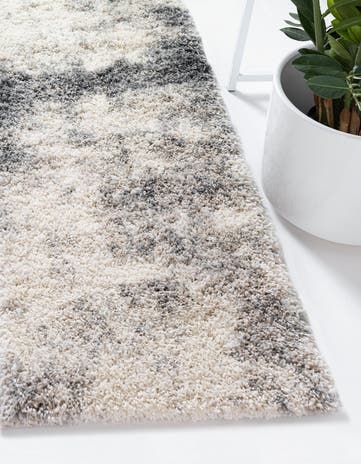 2' x 6' 7 Soft Touch Shag Runner Rug