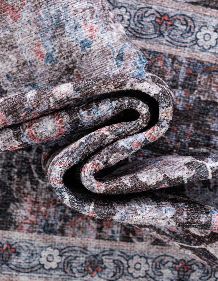 Detail image of 7' 10 x 7' 10 Yara Round Rug