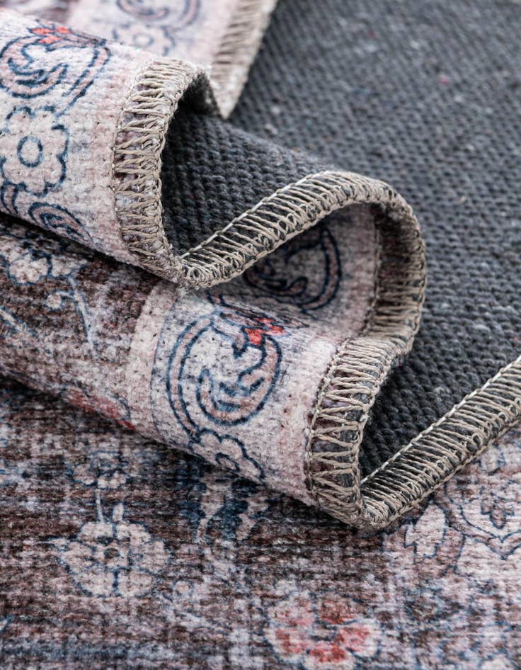 Detail image of 7' 10 x 7' 10 Yara Round Rug