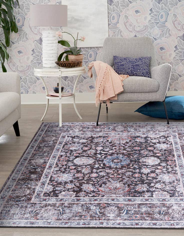 Detail image of 7' 10 x 7' 10 Yara Square Rug