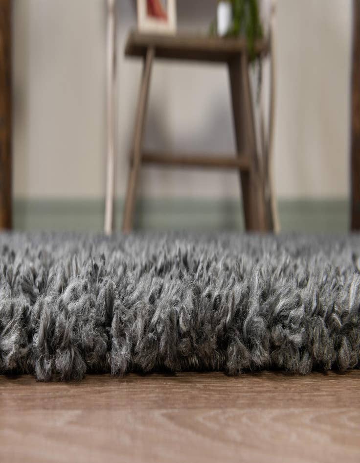 Detail image of 3' x 5' 3 Zermatt Shag Oval Rug