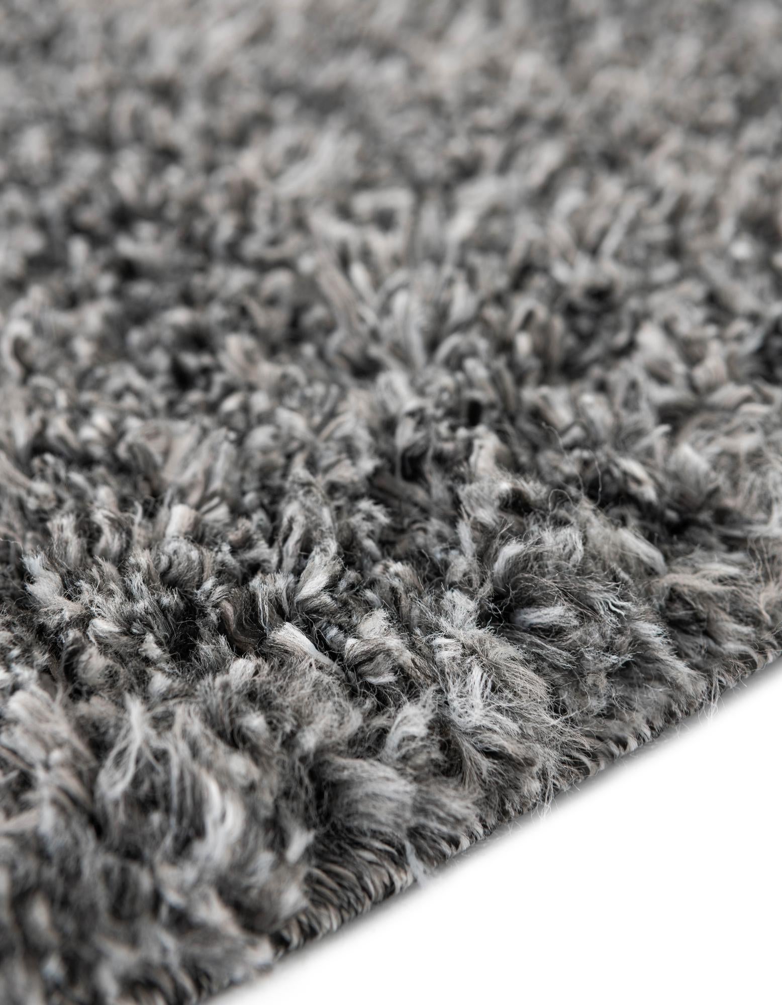 7' 10 x 7' 10 Zermatt Shag Round Rug