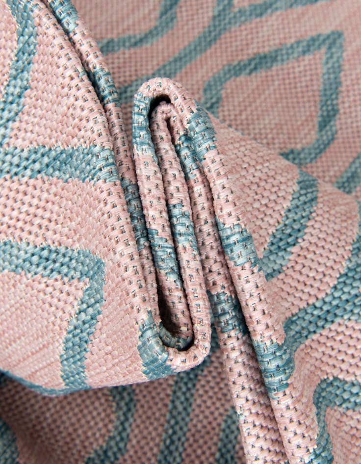 Detail image of 5' 3 x 8'  Washable Jill Zarin Turks and Caicos Indoor / Outdoor Oval Rug