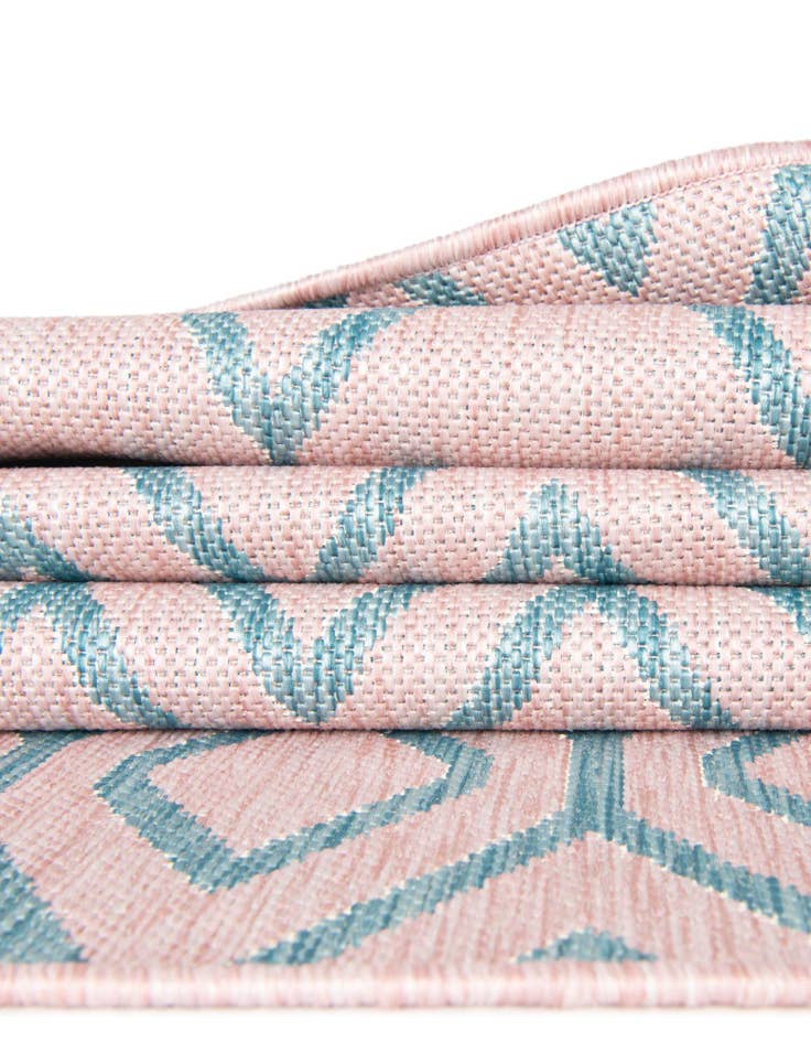 Detail image of 7' 10 x 10' Easy-Clean Jill Zarin Turks and Caicos Indoor / Outdoor Oval Rug